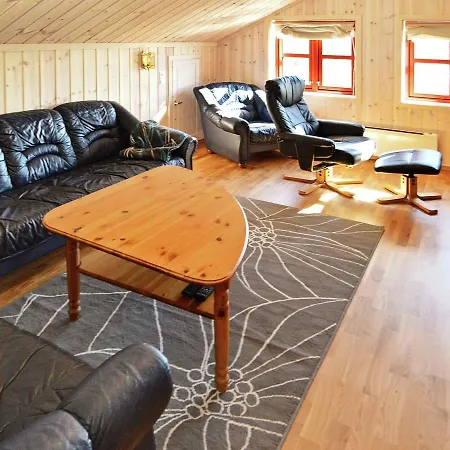 Four-Bedroom Holiday Home In Aseral 6 *